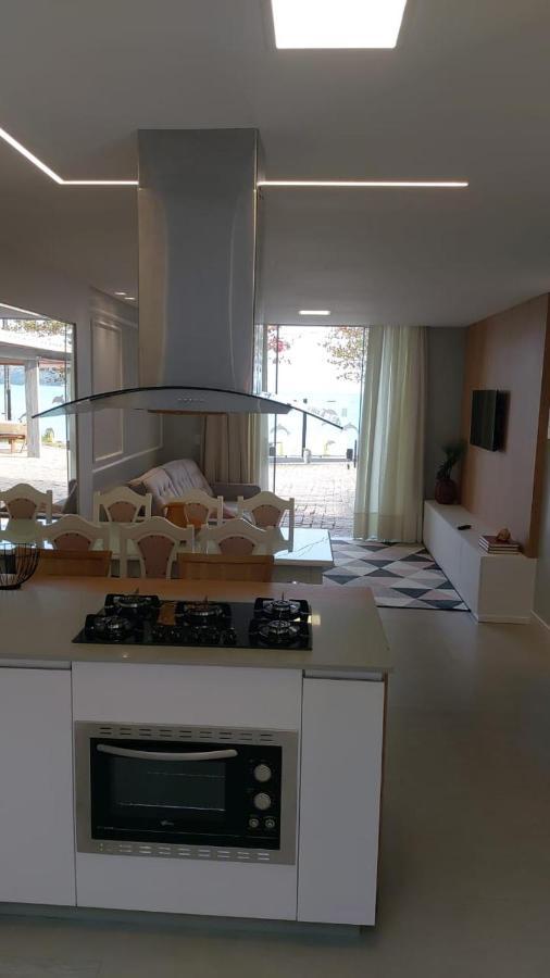 Apartamento Frente Mar Na Baia De 贝卢港 外观 照片