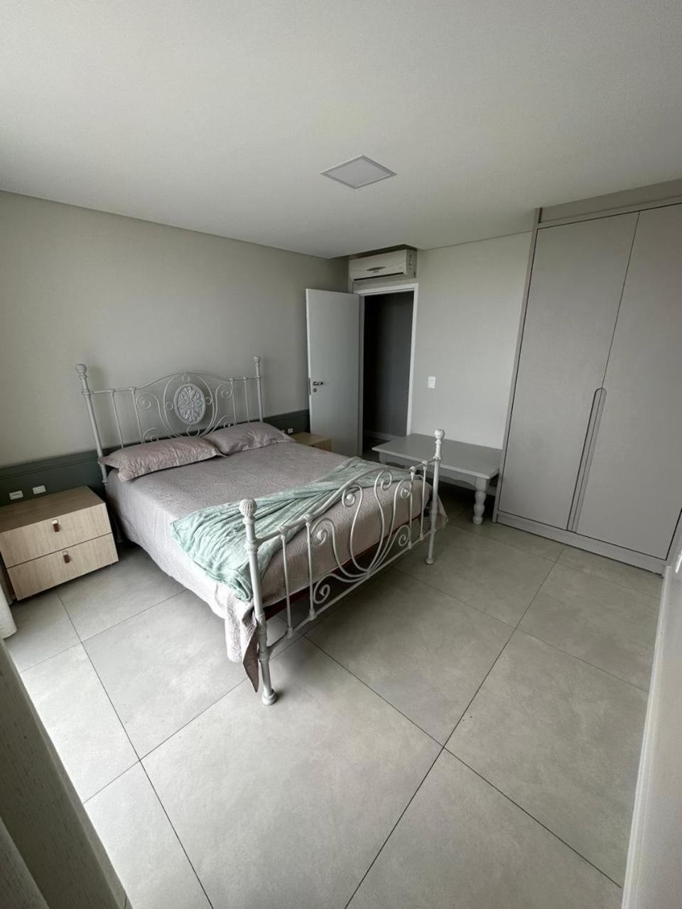 Apartamento Frente Mar Na Baia De 贝卢港 外观 照片
