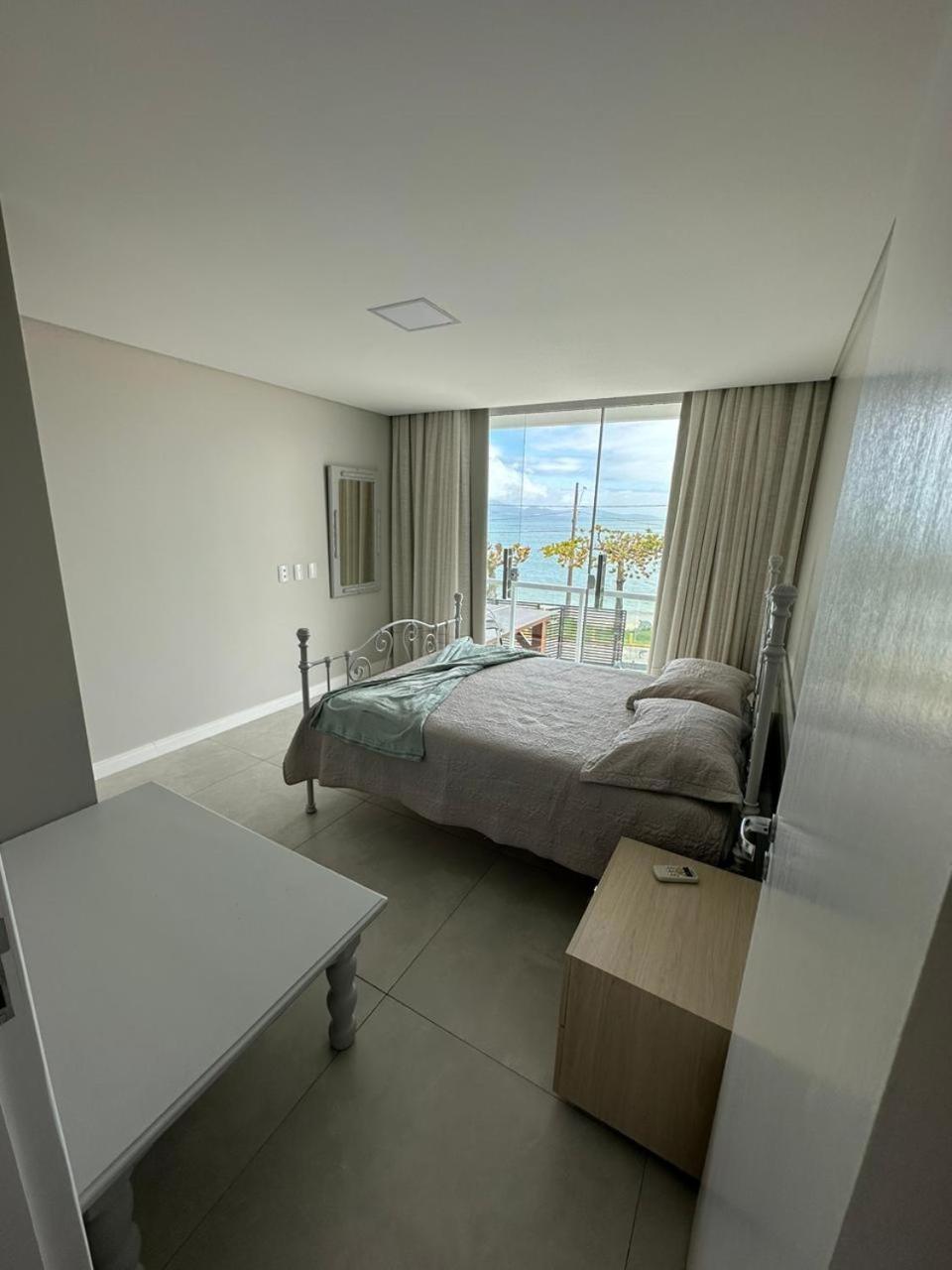Apartamento Frente Mar Na Baia De 贝卢港 外观 照片
